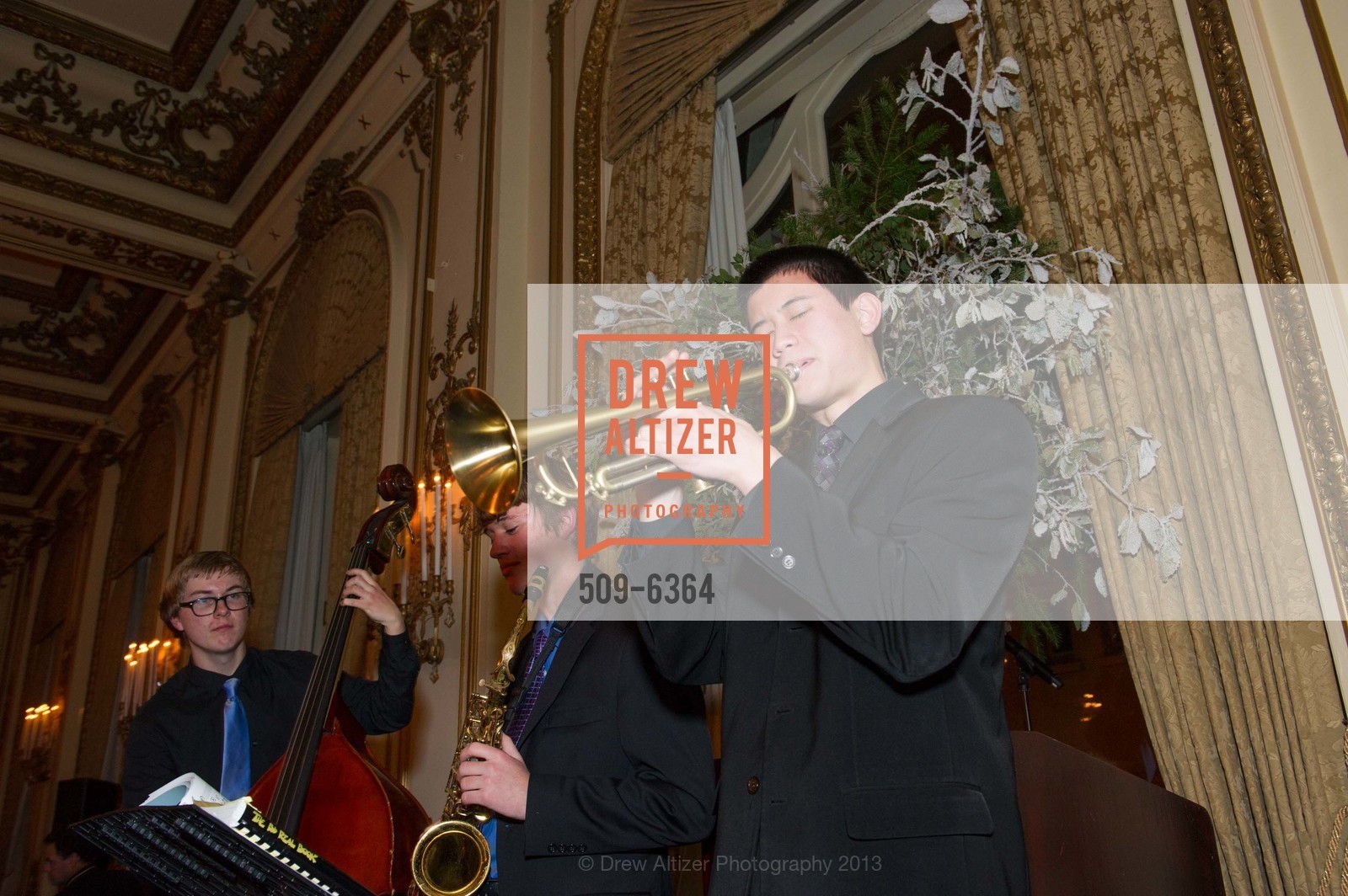 Performance, 25th Anniversary Holiday HOB NOB ON THE HILL, US, December 6th, 2013, Photo #509-6364 Performance, Photo #509-6364
