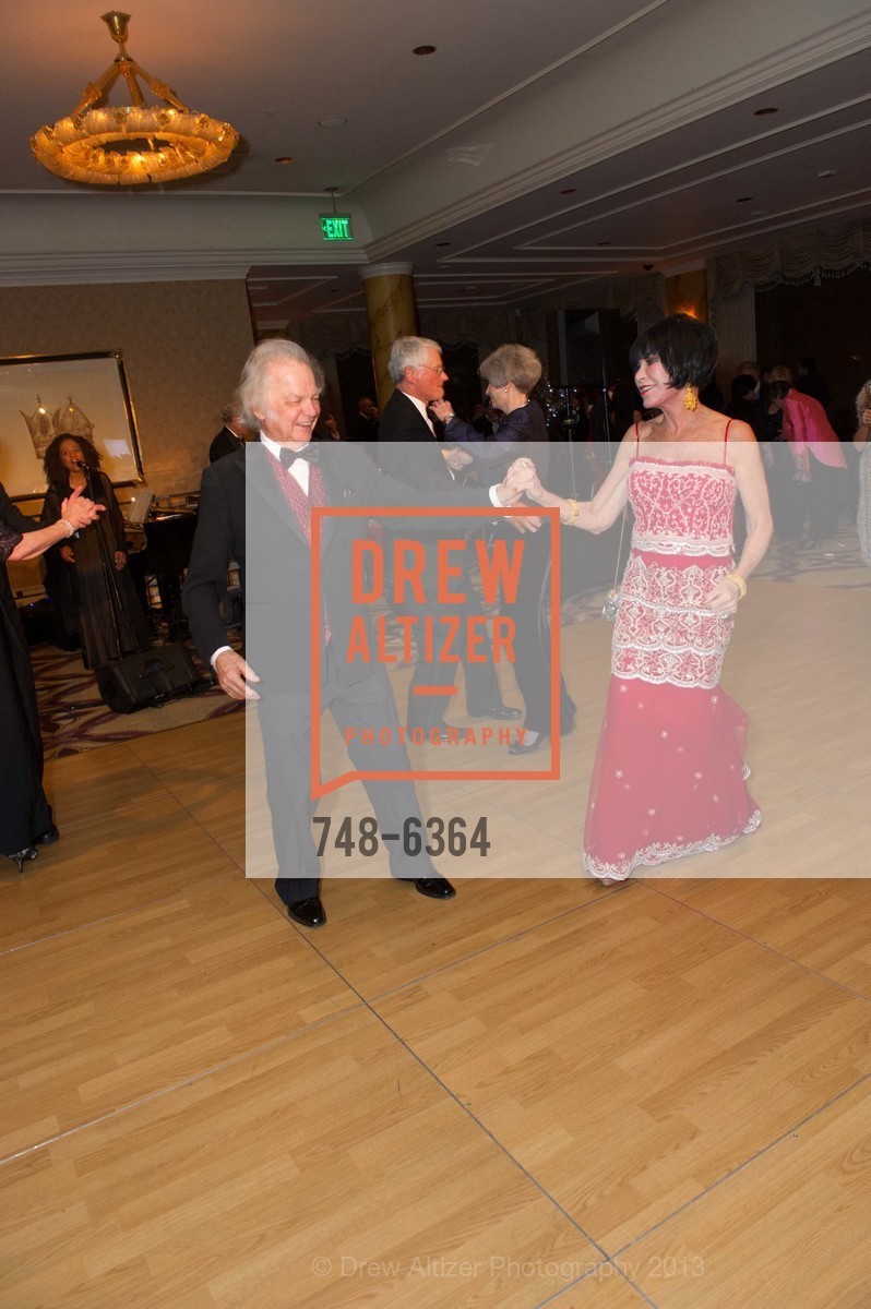 Michael Cabak, Marilyn Cabak, 25th Anniversary Holiday HOB NOB ON THE HILL, US, December 6th, 2013,Drew Altizer, Drew Altizer Photography, full-service agency, private events, San Francisco photographer, photographer california