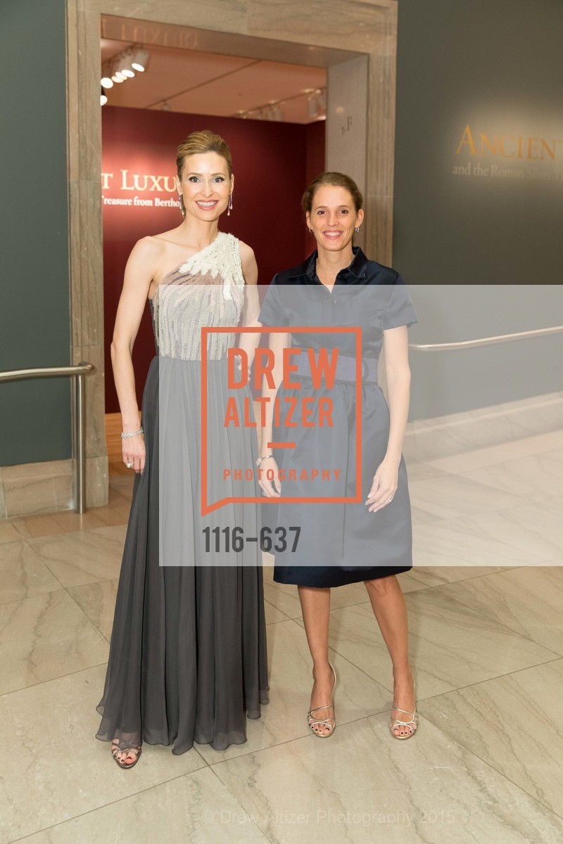 Kate Harbin Clammer, Evie Simon, AN ELEGANT EVENING Presented by the Fine Arts Museums of San Francisco, Legion of Honor, Court of Honor. 100 34th Ave, December 8th, 2015,Drew Altizer, Drew Altizer Photography, full-service event agency, private events, San Francisco photographer, photographer California