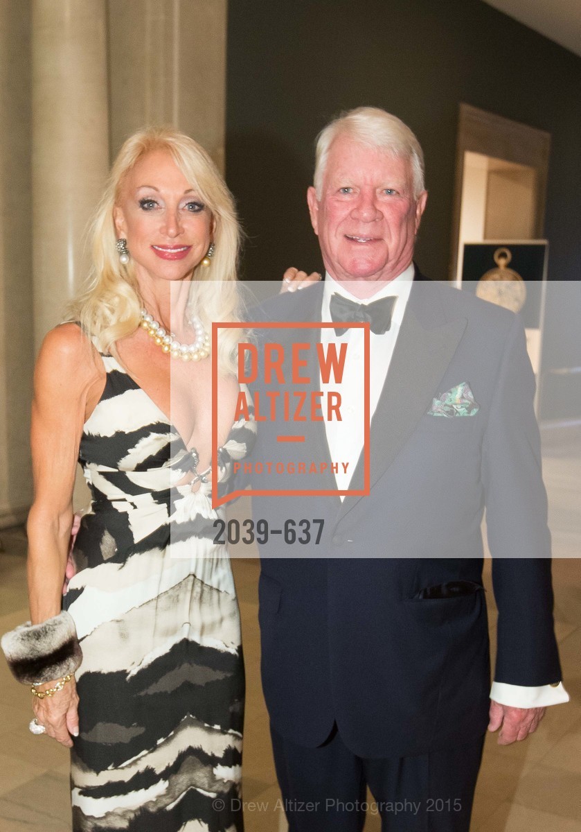 Daru Kawalkowski, Alton Irby, AN ELEGANT EVENING Presented by the Fine Arts Museums of San Francisco, Legion of Honor, Court of Honor. 100 34th Ave, December 8th, 2015, Photo #2039-637 Daru Kawalkowski, Alton Irby, Photo #2039-637