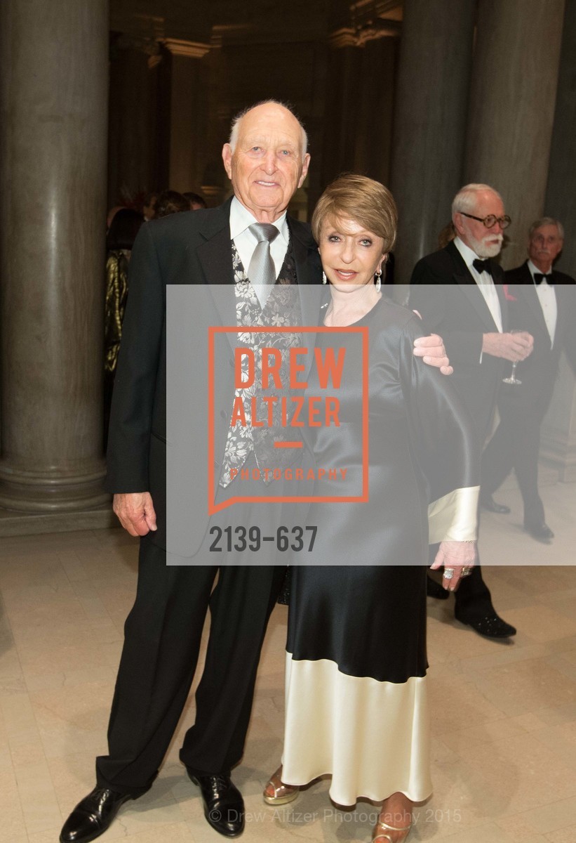 Gerry Grodsky, Roberta Sherman, AN ELEGANT EVENING Presented by the Fine Arts Museums of San Francisco, Legion of Honor, Court of Honor. 100 34th Ave, December 8th, 2015, Photo #2139-637 Gerry Grodsky, Roberta Sherman, Photo #2139-637