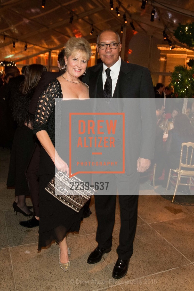 KIm Johnson, Dan Johnson, AN ELEGANT EVENING Presented by the Fine Arts Museums of San Francisco, Legion of Honor, Court of Honor. 100 34th Ave, December 8th, 2015,Drew Altizer, Drew Altizer Photography, full-service agency, private events, San Francisco photographer, photographer california
