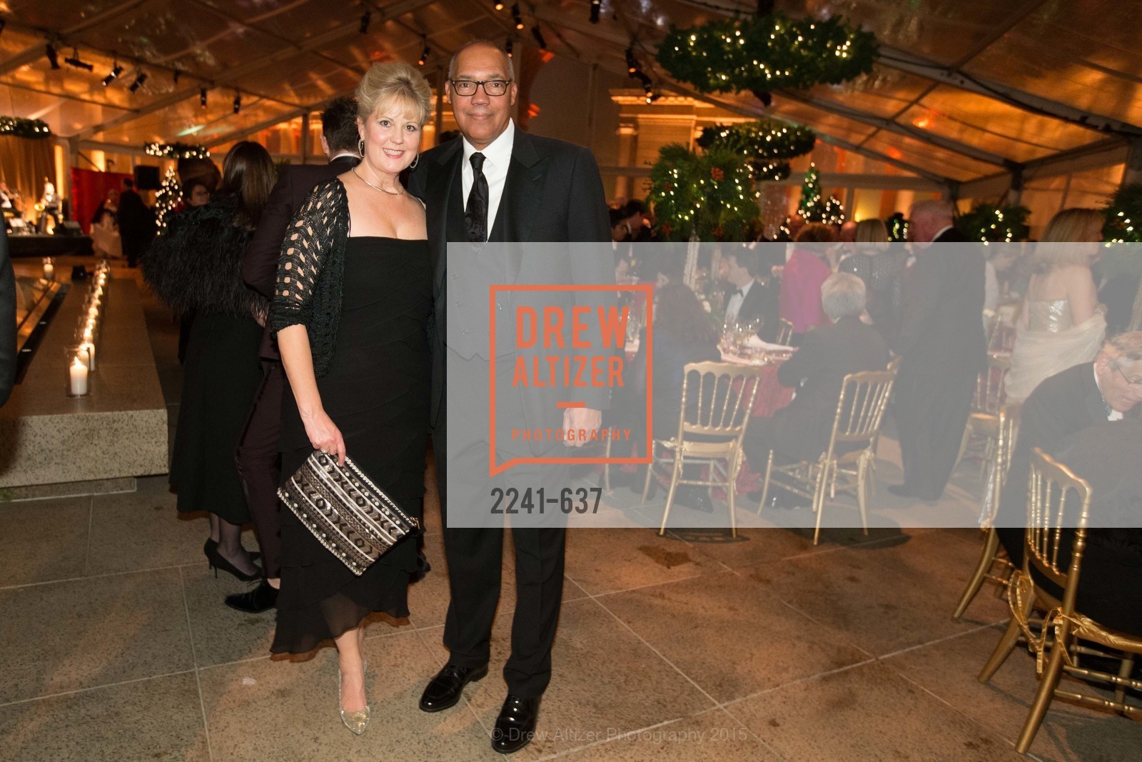 KIm Johnson, Dan Johnson, AN ELEGANT EVENING Presented by the Fine Arts Museums of San Francisco, Legion of Honor, Court of Honor. 100 34th Ave, December 8th, 2015,Drew Altizer, Drew Altizer Photography, full-service agency, private events, San Francisco photographer, photographer california