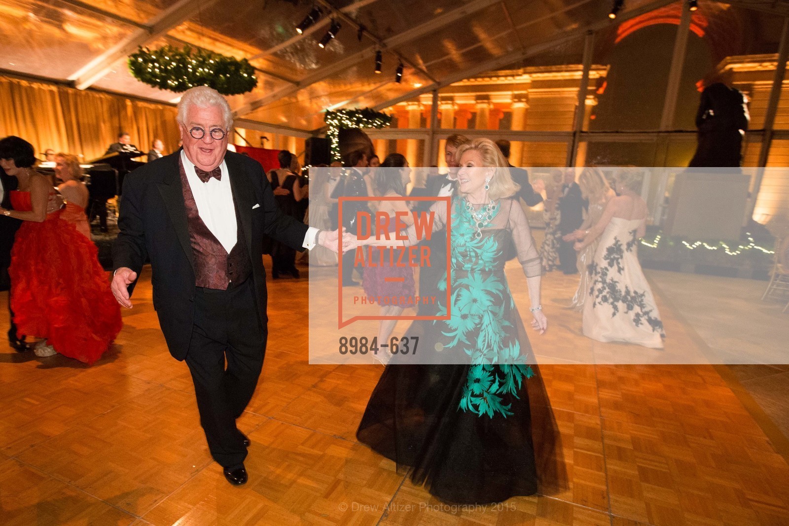 Bob Hill, Dede Wilsey, AN ELEGANT EVENING Presented by the Fine Arts Museums of San Francisco, Legion of Honor, Court of Honor. 100 34th Ave, December 8th, 2015,Drew Altizer, Drew Altizer Photography, full-service event agency, private events, San Francisco photographer, photographer California