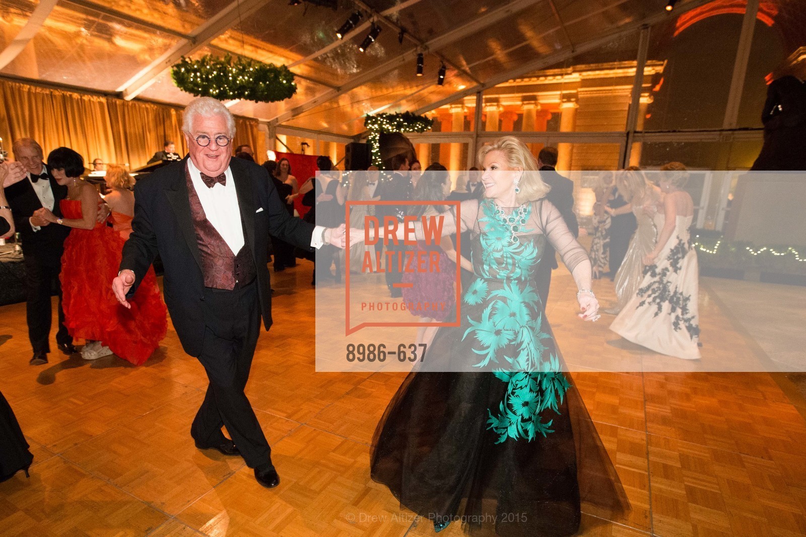 Bob Hill, Dede Wilsey, AN ELEGANT EVENING Presented by the Fine Arts Museums of San Francisco, Legion of Honor, Court of Honor. 100 34th Ave, December 8th, 2015,Drew Altizer, Drew Altizer Photography, full-service agency, private events, San Francisco photographer, photographer california