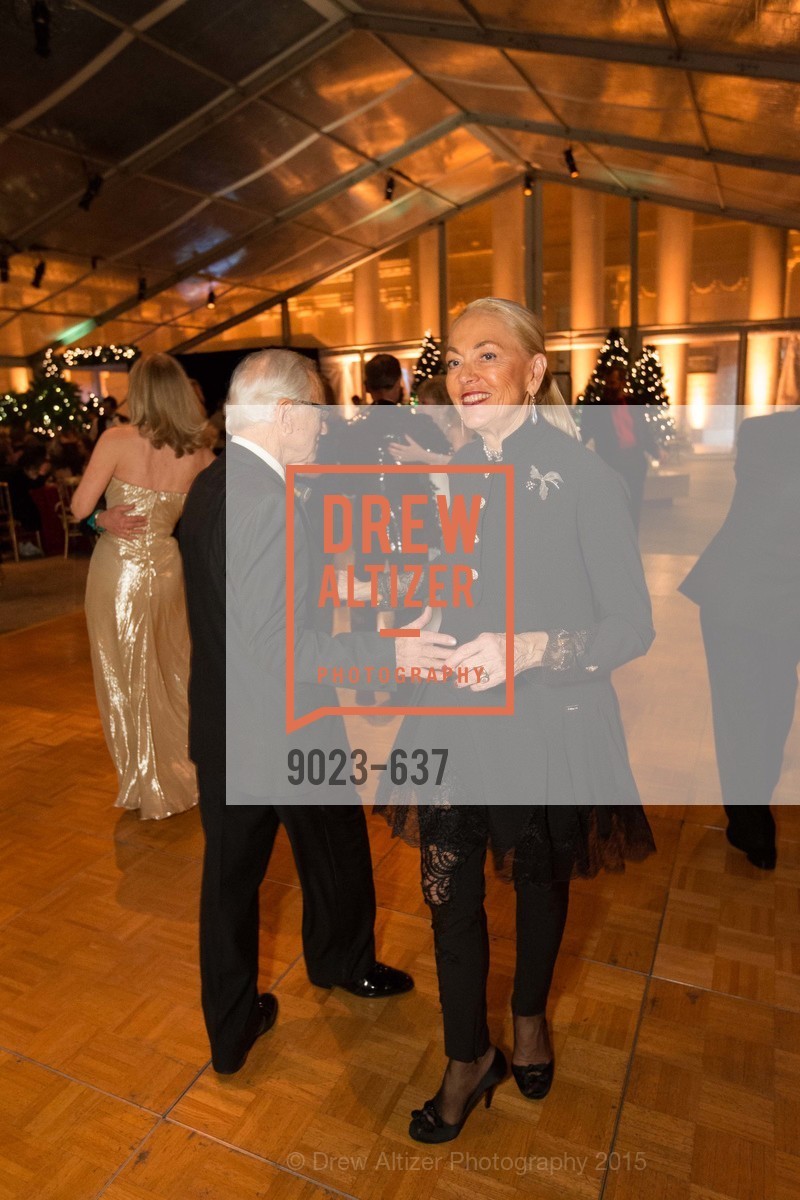Dante Bini, Adria Bini, AN ELEGANT EVENING Presented by the Fine Arts Museums of San Francisco, Legion of Honor, Court of Honor. 100 34th Ave, December 8th, 2015,Drew Altizer, Drew Altizer Photography, full-service agency, private events, San Francisco photographer, photographer california