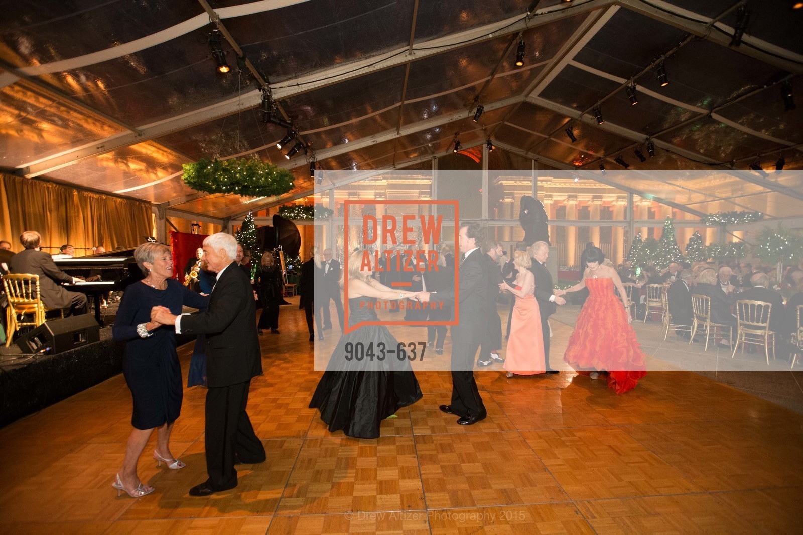 Atmosphere, AN ELEGANT EVENING Presented by the Fine Arts Museums of San Francisco, Legion of Honor, Court of Honor. 100 34th Ave, December 8th, 2015,Drew Altizer, Drew Altizer Photography, full-service event agency, private events, San Francisco photographer, photographer California