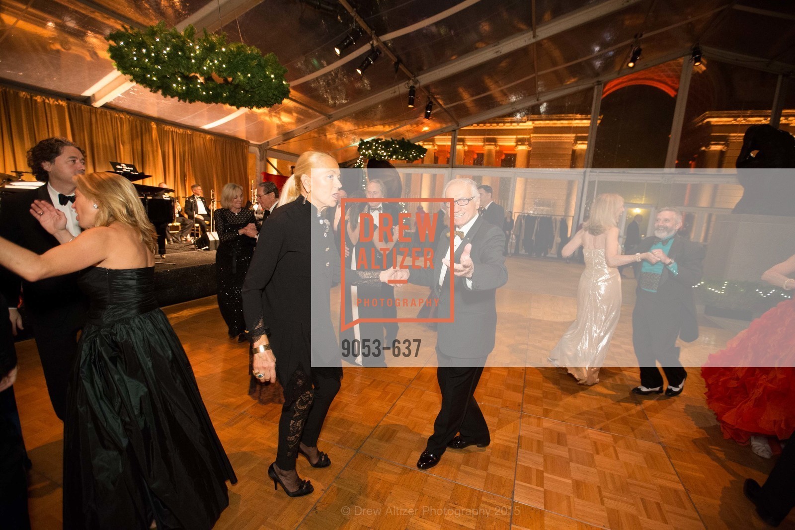 Adria Bini, Dante Bini, AN ELEGANT EVENING Presented by the Fine Arts Museums of San Francisco, Legion of Honor, Court of Honor. 100 34th Ave, December 8th, 2015,Drew Altizer, Drew Altizer Photography, full-service agency, private events, San Francisco photographer, photographer california