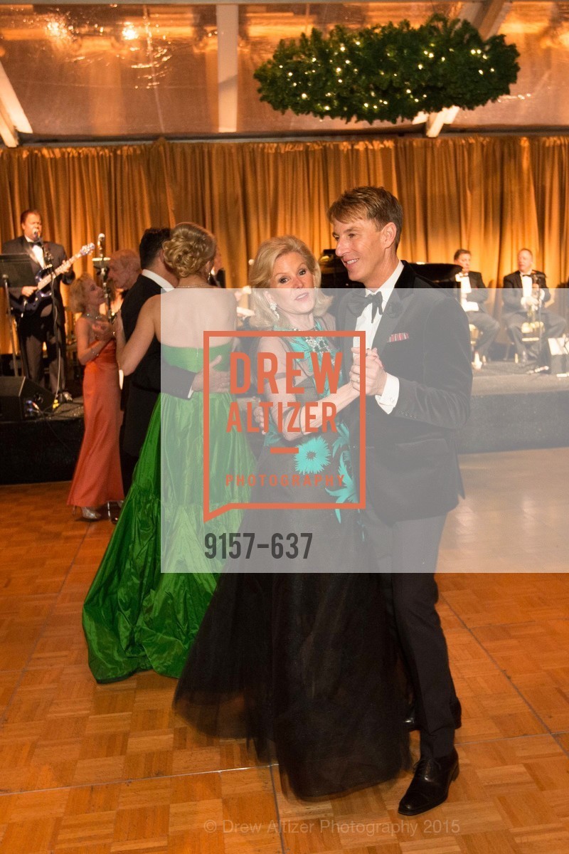 Dede Wilsey, Jack Calhoun, AN ELEGANT EVENING Presented by the Fine Arts Museums of San Francisco, Legion of Honor, Court of Honor. 100 34th Ave, December 8th, 2015,Drew Altizer, Drew Altizer Photography, full-service agency, private events, San Francisco photographer, photographer california