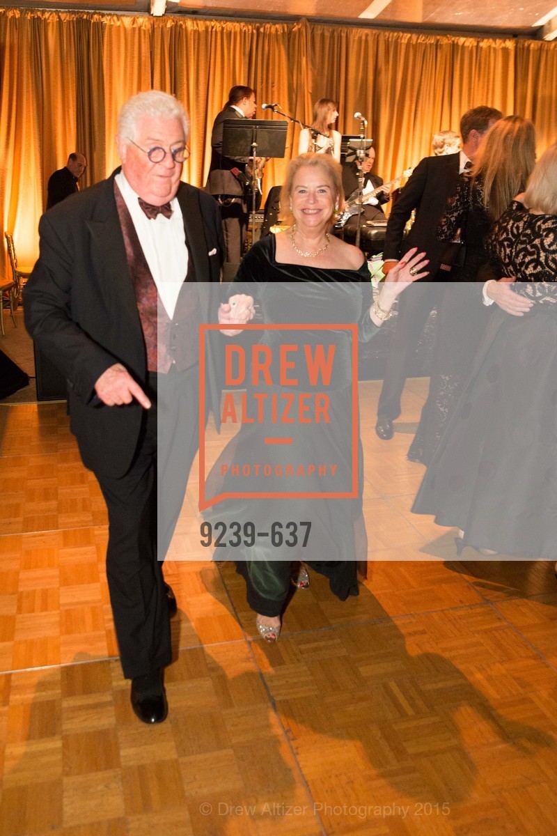 Bob Hill, Connie Hooker, AN ELEGANT EVENING Presented by the Fine Arts Museums of San Francisco, Legion of Honor, Court of Honor. 100 34th Ave, December 8th, 2015,Drew Altizer, Drew Altizer Photography, full-service agency, private events, San Francisco photographer, photographer california