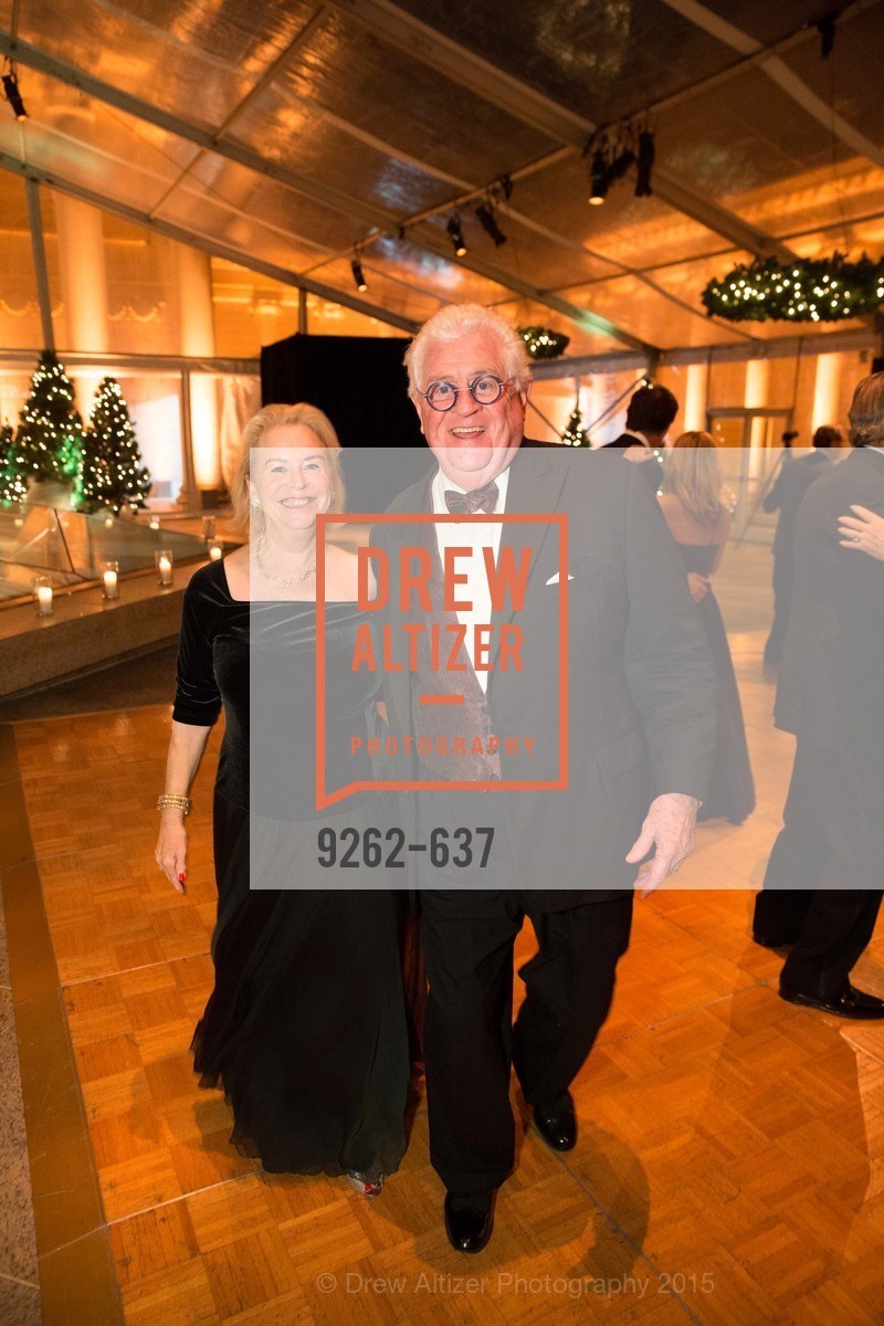 Connie Hooker, Bob Hill, AN ELEGANT EVENING Presented by the Fine Arts Museums of San Francisco, Legion of Honor, Court of Honor. 100 34th Ave, December 8th, 2015,Drew Altizer, Drew Altizer Photography, full-service agency, private events, San Francisco photographer, photographer california