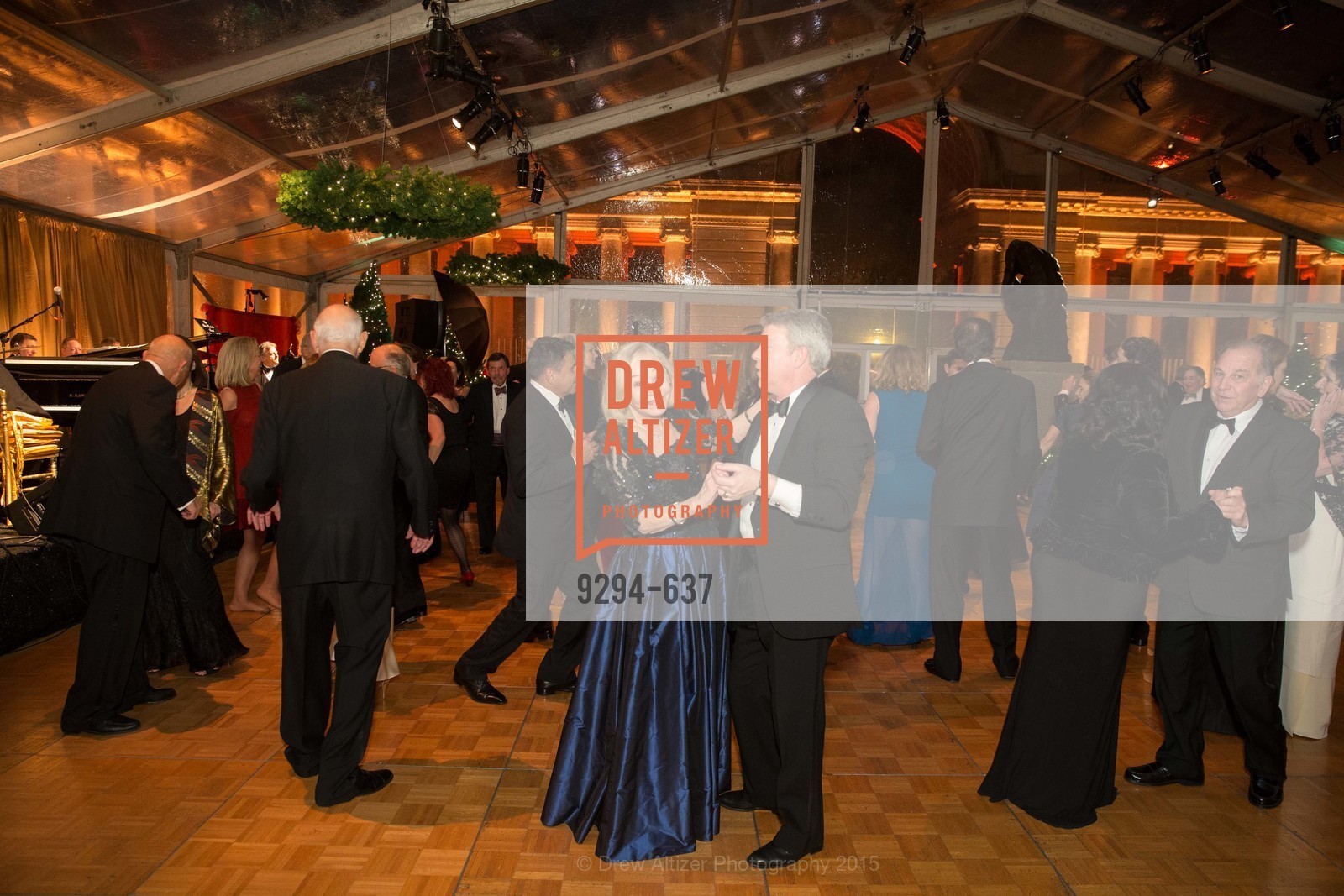 Gretchen Kinmall, AN ELEGANT EVENING Presented by the Fine Arts Museums of San Francisco, Legion of Honor, Court of Honor. 100 34th Ave, December 8th, 2015