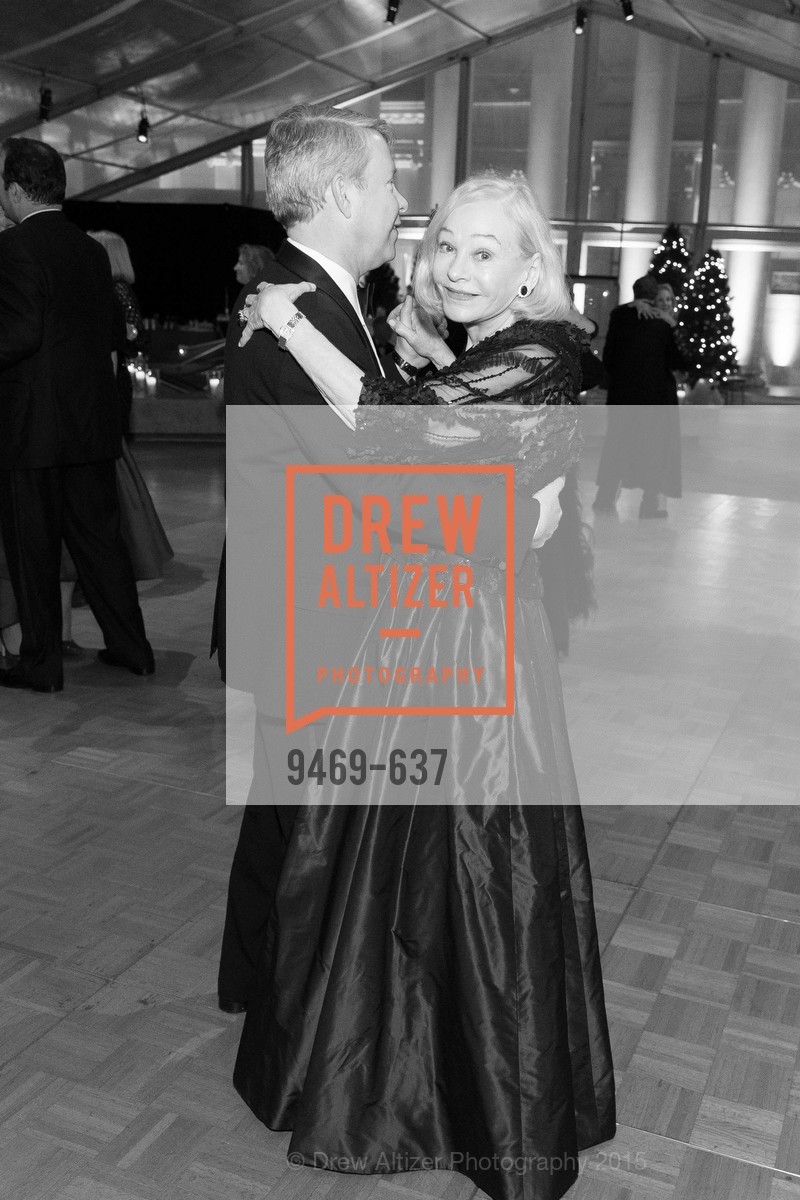 Gretchen Kimball, AN ELEGANT EVENING Presented by the Fine Arts Museums of San Francisco, Legion of Honor, Court of Honor. 100 34th Ave, December 8th, 2015,Drew Altizer, Drew Altizer Photography, full-service event agency, private events, San Francisco photographer, photographer California