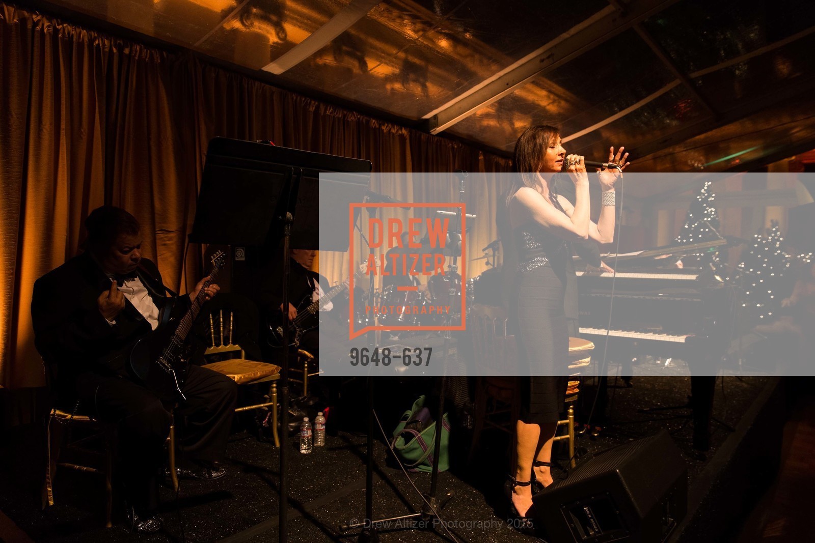 Performance, AN ELEGANT EVENING Presented by the Fine Arts Museums of San Francisco, Legion of Honor, Court of Honor. 100 34th Ave, December 8th, 2015,Drew Altizer, Drew Altizer Photography, full-service agency, private events, San Francisco photographer, photographer california