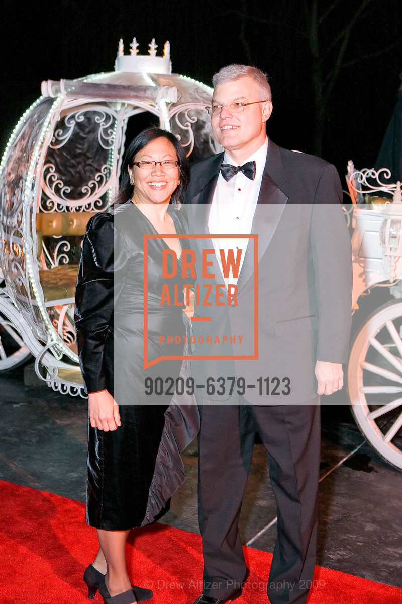 Cora Yang Barnekow, Mark Barnekow, Salzman Manus Valentine Party, Private Home, February 9th, 2009, Photo #90209-6379-1123 Cora Yang Barnekow, Mark Barnekow, Photo #90209-6379-1123