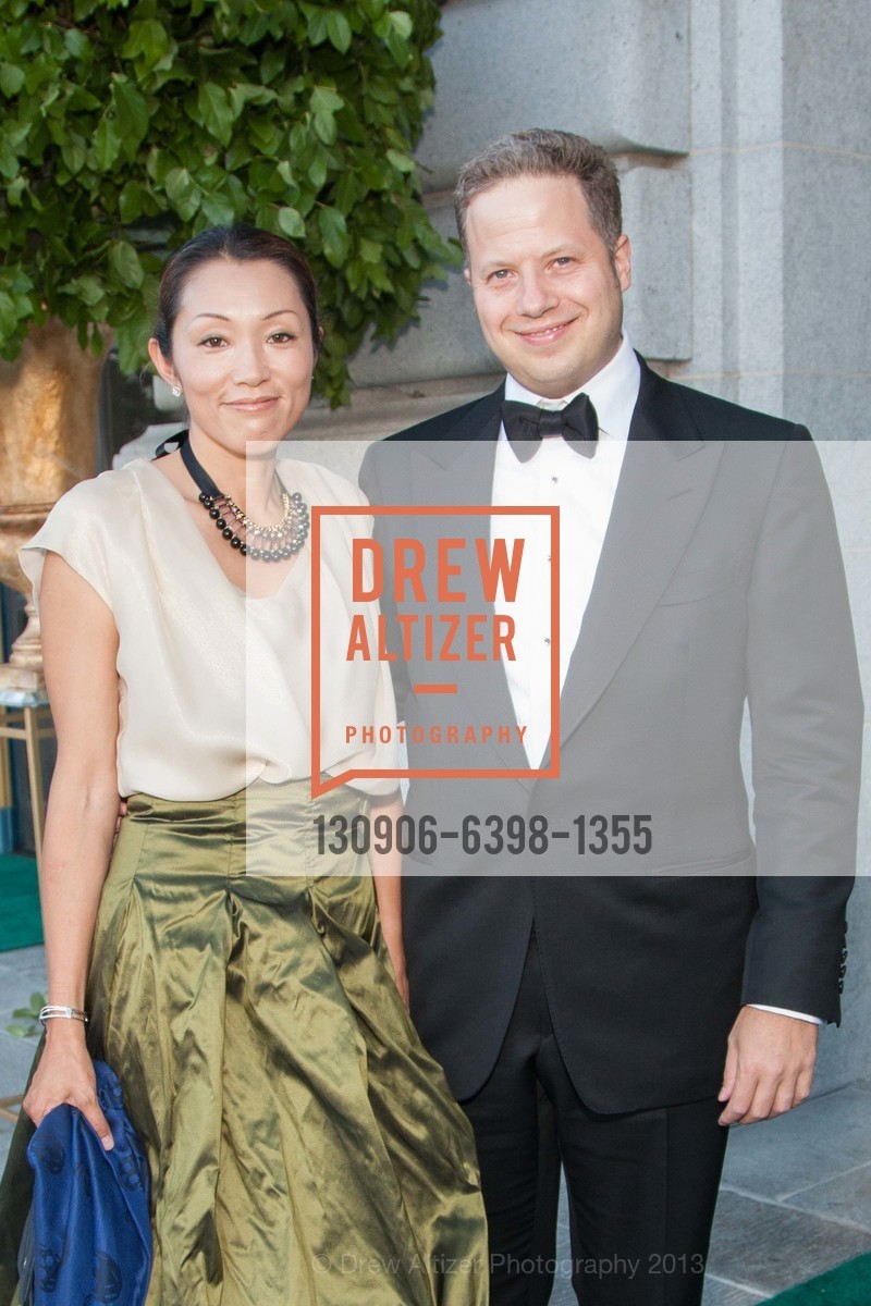 Rika Gill, Byron Gill, SF OPERA 2013 Gala: The Garden of Good & Evil - Arrivals, US, September 6th, 2013, Photo #130906-6398-1355 Rika Gill, Byron Gill, Photo #130906-6398-1355