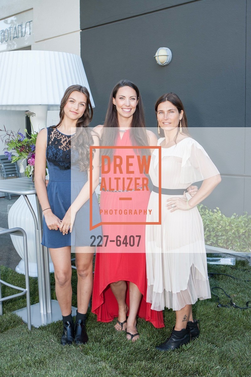 Bellamy Novogratz, Mary Heffernan, Cortney Novogratz, OUTER SPACE Art Gallery Opening, US, July 13th, 2013, Photo #227-6407 Bellamy Novogratz, Mary Heffernan, Cortney Novogratz, Photo #227-6407