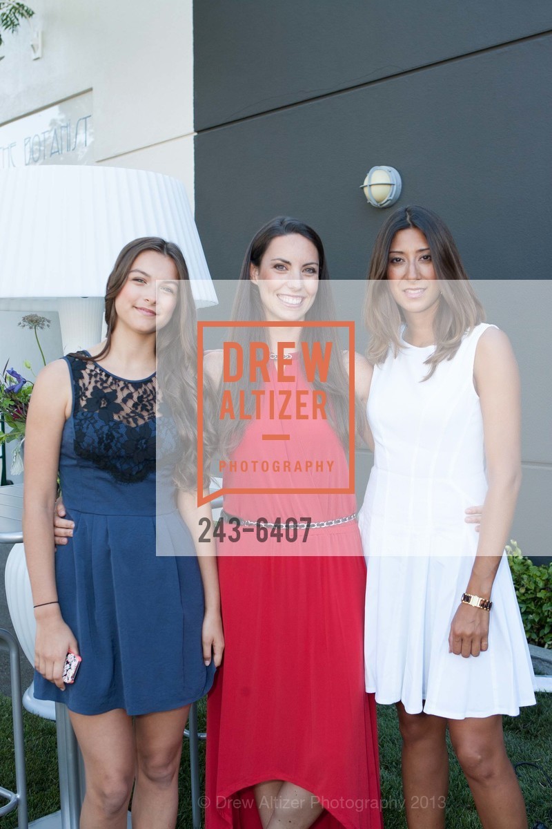 Bellamy Novogratz, Mary Heffernan, Anabel Murillo, OUTER SPACE Art Gallery Opening, US, July 13th, 2013, Photo #243-6407 Bellamy Novogratz, Mary Heffernan, Anabel Murillo, Photo #243-6407