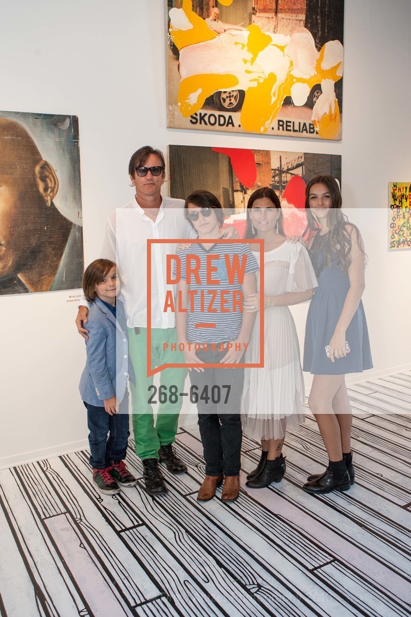 Holleder Novogratz, Bob Novogratz, Robert Breaker, Cortney Novogratz, Bellamy Novogratz, OUTER SPACE Art Gallery Opening, US, July 13th, 2013, Photo #268-6407 Holleder Novogratz, Bob Novogratz, Robert Breaker, Cortney Novogratz, Bellamy Novogratz, Photo #268-6407