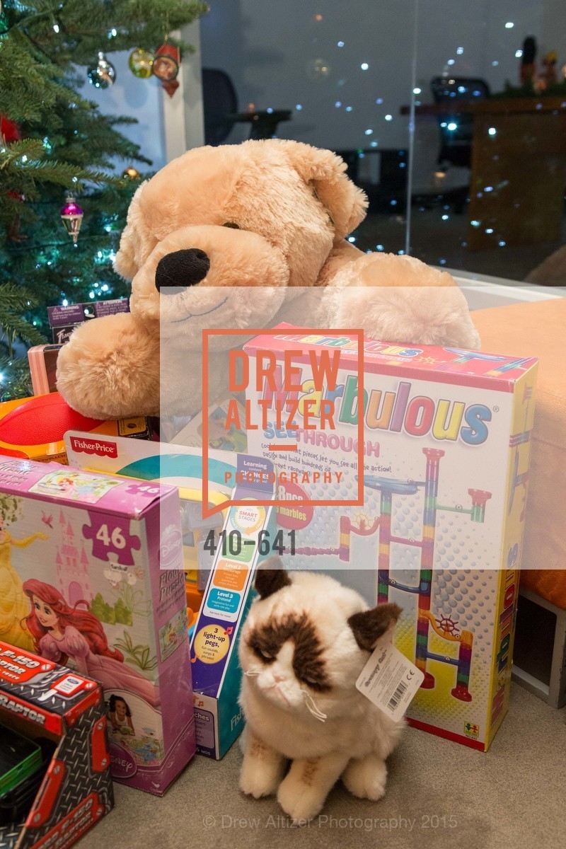 Atmosphere, Savonix Launch Celebration and Toys for Tots Benefit, Savonix. 300 Broadway, Suite 14, December 10th, 2015,Drew Altizer, Drew Altizer Photography, full-service agency, private events, San Francisco photographer, photographer california