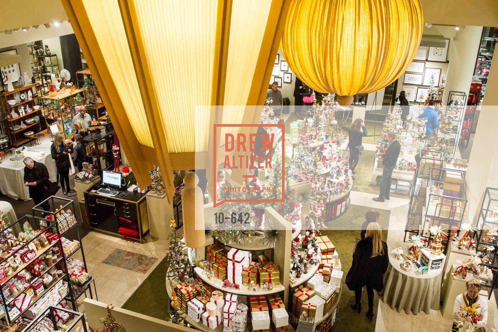 Atmosphere, Private Holiday Shopping Night presented by Gump's and Domino magazine, Gump's. 135 Post Street, December 10th, 2015,Drew Altizer, Drew Altizer Photography, full-service agency, private events, San Francisco photographer, photographer california