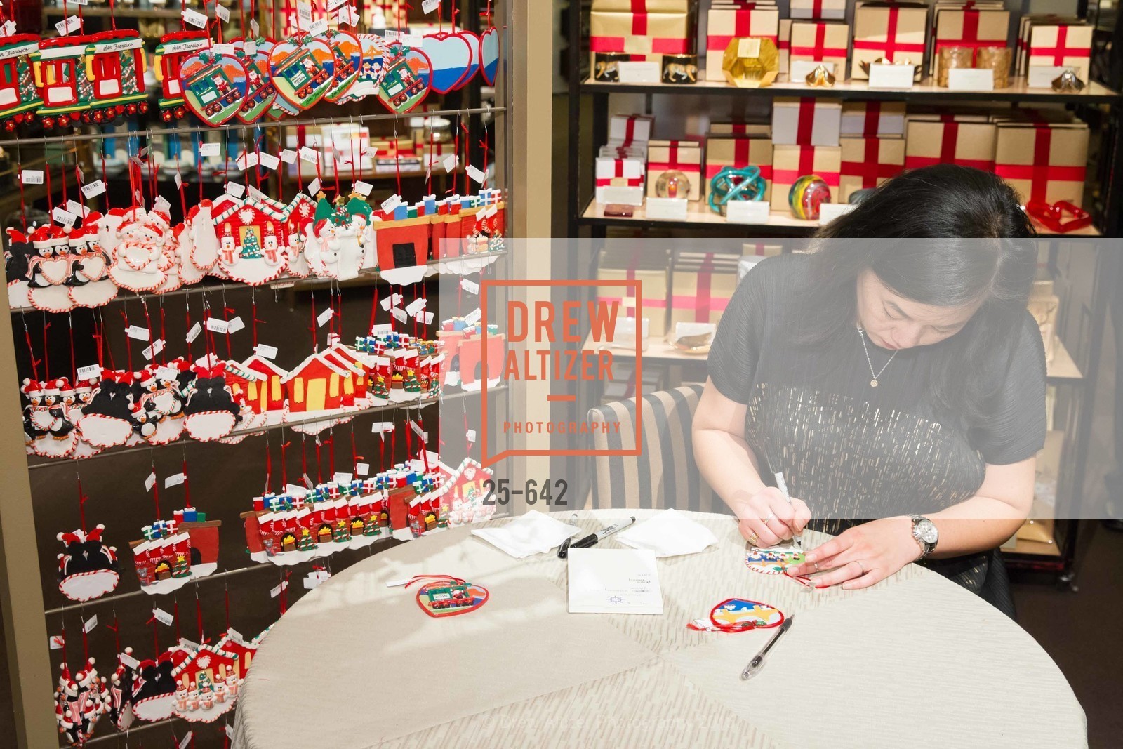 Atmosphere, Private Holiday Shopping Night presented by Gump's and Domino magazine, Gump's. 135 Post Street, December 10th, 2015,Drew Altizer, Drew Altizer Photography, full-service agency, private events, San Francisco photographer, photographer california