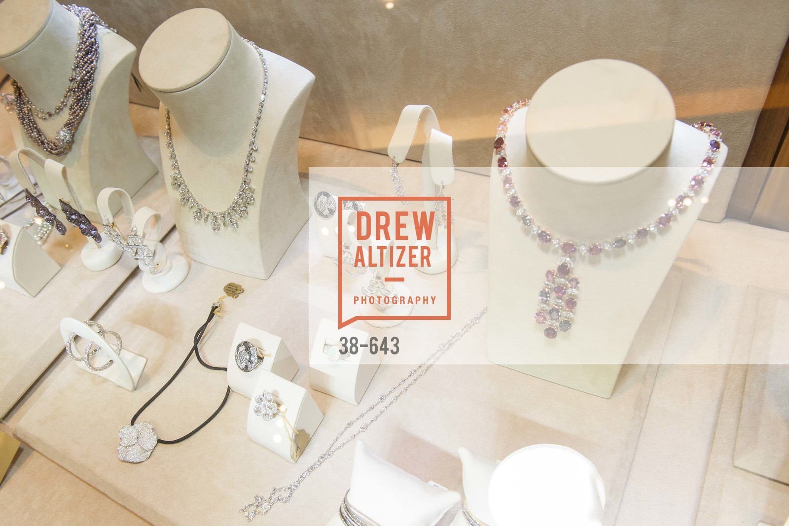 Atmosphere, Shreve & Co & Holiday Event, Shreve & Co. 329 Stanford Shopping Center, December 10th, 2015,Drew Altizer, Drew Altizer Photography, full-service event agency, private events, San Francisco photographer, photographer California
