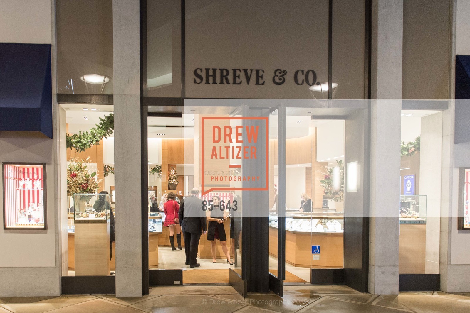 Atmosphere, Shreve & Co & Holiday Event, Shreve & Co. 329 Stanford Shopping Center, December 10th, 2015,Drew Altizer, Drew Altizer Photography, full-service agency, private events, San Francisco photographer, photographer california