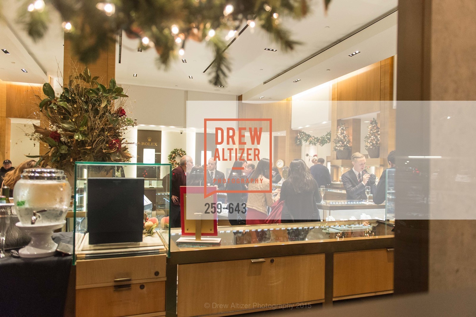 Atmosphere, Shreve & Co & Holiday Event, Shreve & Co. 329 Stanford Shopping Center, December 10th, 2015,Drew Altizer, Drew Altizer Photography, full-service event agency, private events, San Francisco photographer, photographer California