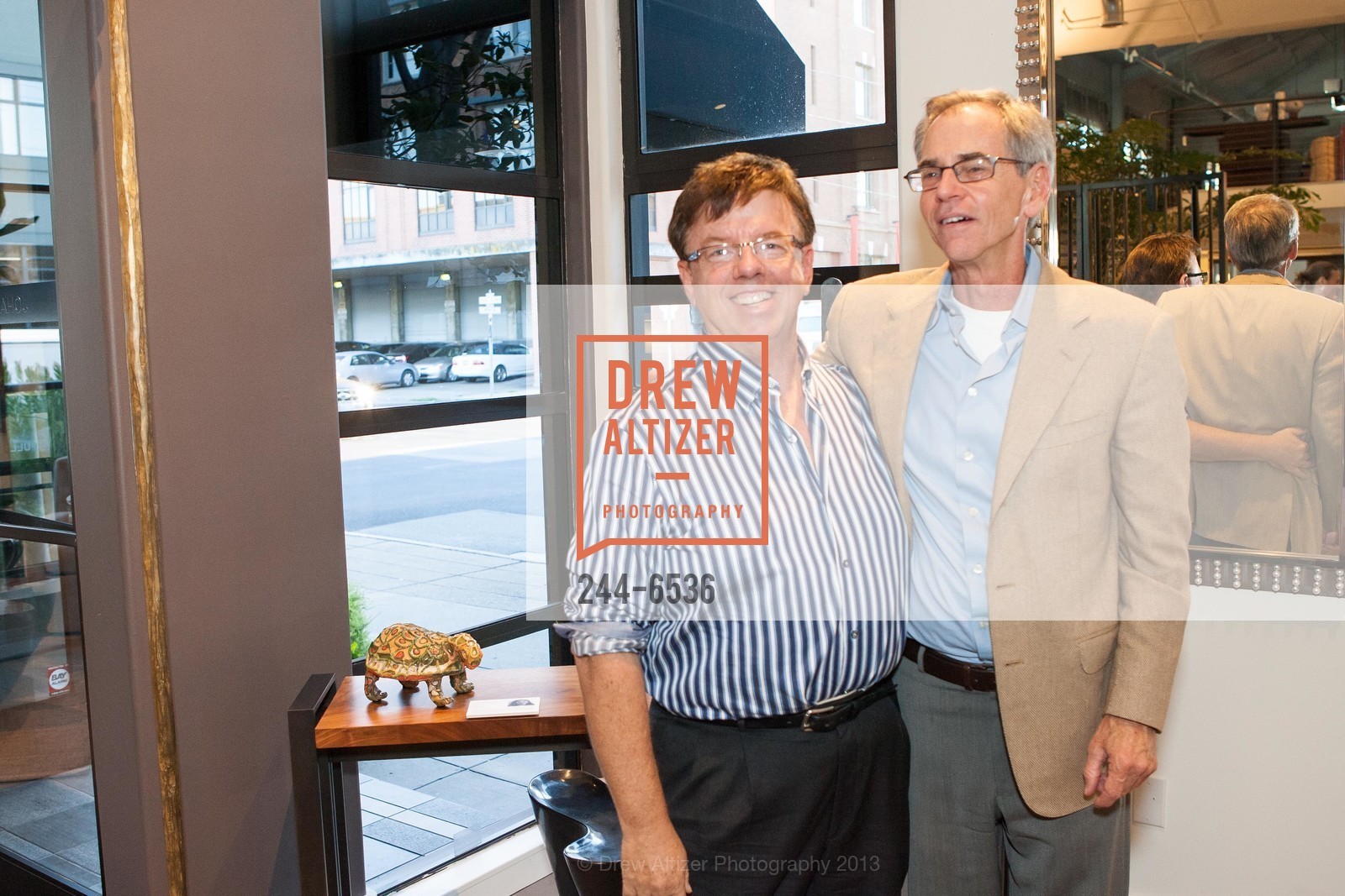 Jeffrey Warner, Tom Shaub, SAGRERA BRAZIL DESIGN 9th Anniversary and Fundraiser for Creativity Explored, US, September 26th, 2013, Photo #244-6536 Jeffrey Warner, Tom Shaub, Photo #244-6536