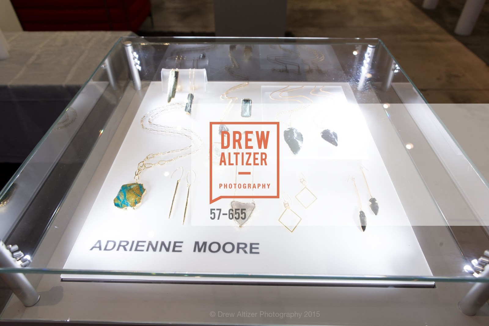 Atmosphere, Silver Belles Soirée at Stuart Moore, Stuart Moore Gallery of Designer Jewelry. 1898 Union Street, December 17th, 2015,Drew Altizer, Drew Altizer Photography, full-service agency, private events, San Francisco photographer, photographer california