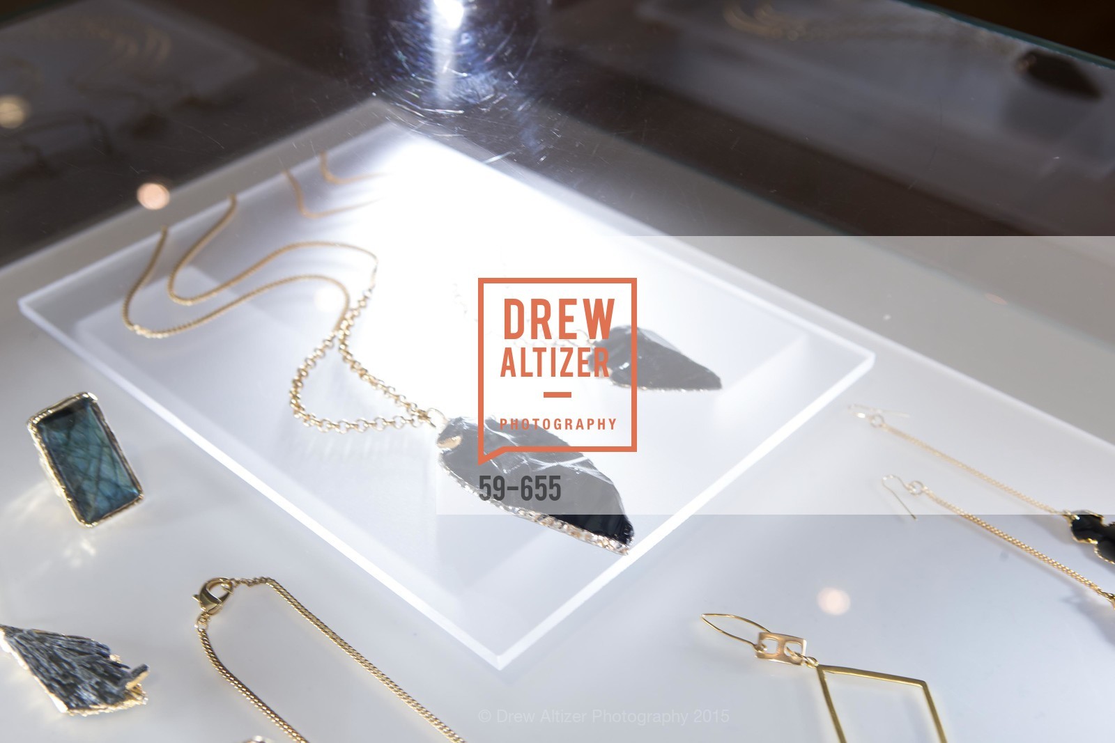 Atmosphere, Silver Belles Soirée at Stuart Moore, Stuart Moore Gallery of Designer Jewelry. 1898 Union Street, December 17th, 2015,Drew Altizer, Drew Altizer Photography, full-service agency, private events, San Francisco photographer, photographer california