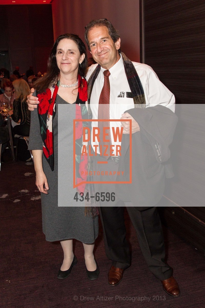 Dan Sneider, Cynthia Mayer, Leo Rubinfien, Elisabeth Rubinfien, SFMOMA'S Garry Winogrand Opening Reception, US, March 6th, 2013, Photo #434-6596 Dan Sneider, Cynthia Mayer, Leo Rubinfien, Elisabeth Rubinfien, Photo #434-6596