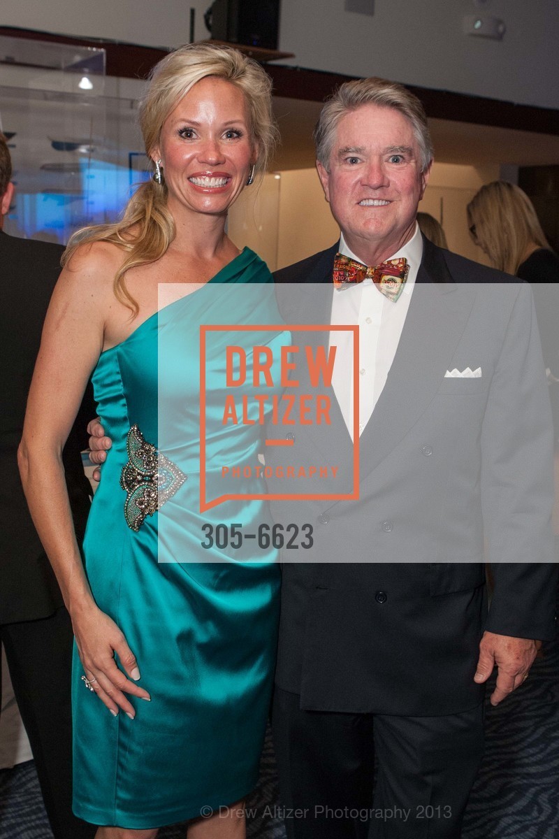 Rachelle Tomlin, John Tomlin, 2013 BAL DE LA MER and SeaKeeper Award Presentation, US, September 9th, 2013, Photo #305-6623 Rachelle Tomlin, John Tomlin, Photo #305-6623