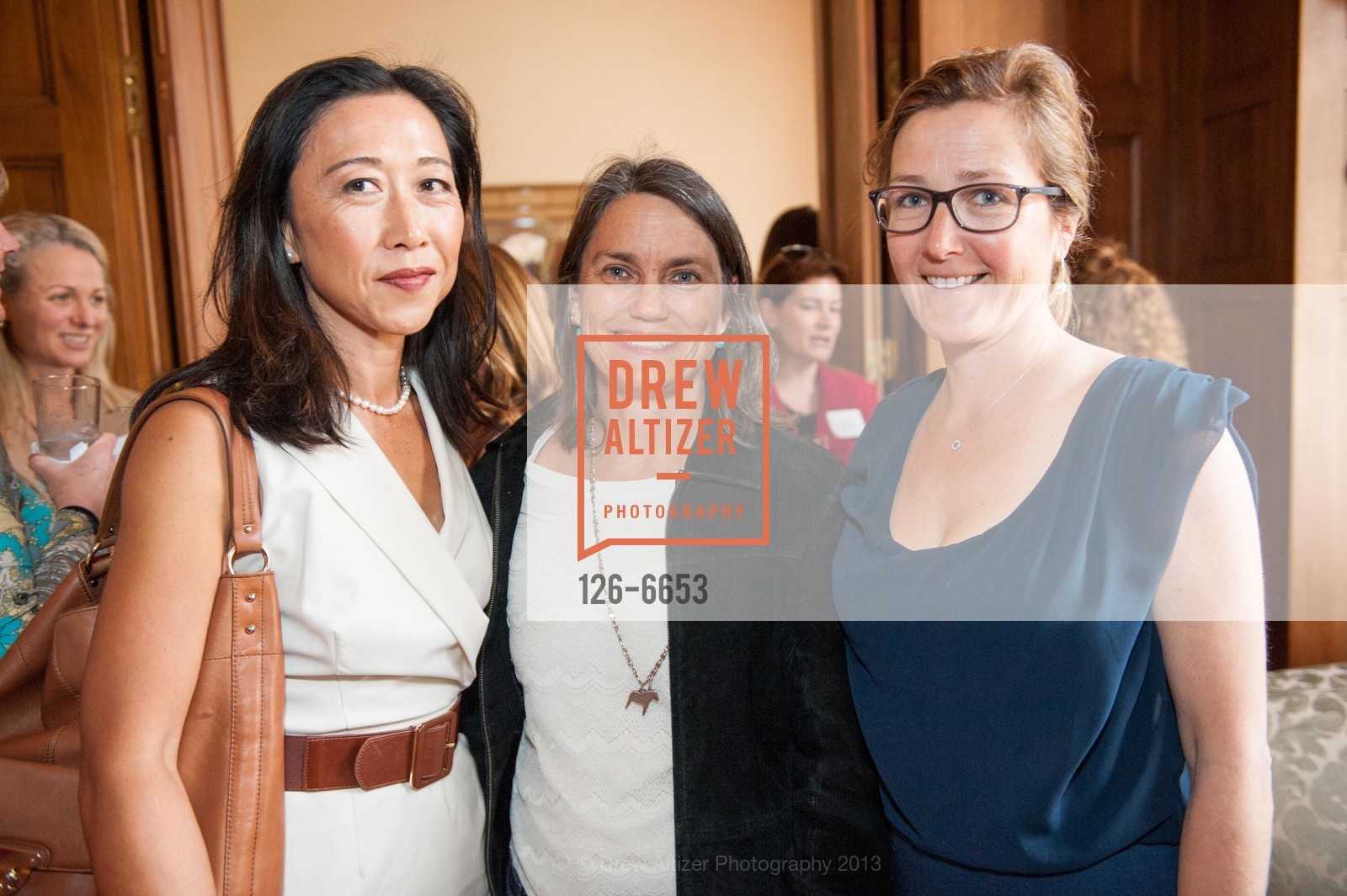 Helen Hyun, Holly Johnson, Sarah Drekmeier, Burke's Alumnae Luncheon, US, April 26th, 2013, Photo #126-6653 Helen Hyun, Holly Johnson, Sarah Drekmeier, Photo #126-6653