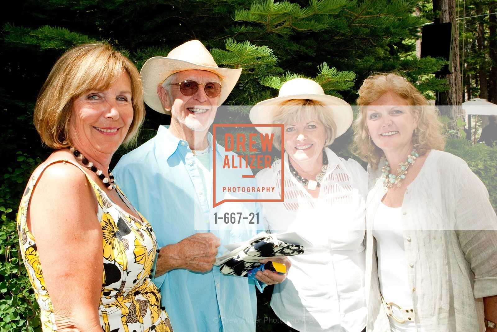 Susan Kraft, Jack Johannsen, Joan Stern, Jeanne Kraft, Photo #1-667-21