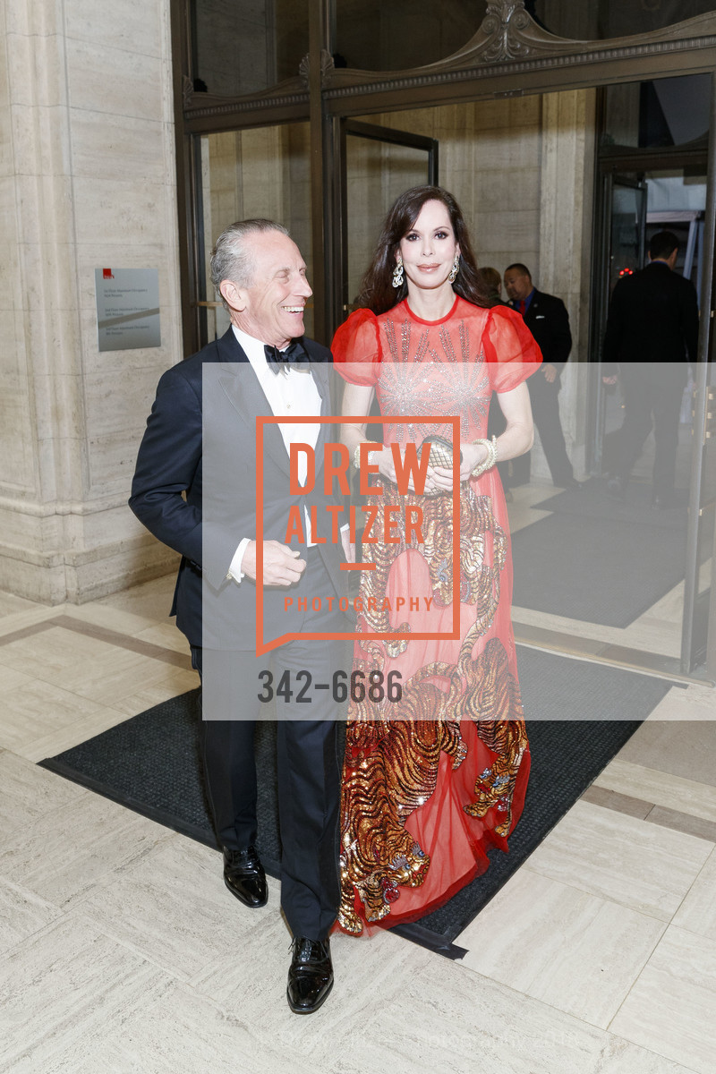 Jim Marver, Stephanie Ejabat, Asian Art Museum Gala 2018, Asian Art Museum. 200 Larkin St, March 1st, 2018, Photo #342-6686 Jim Marver, Stephanie Ejabat, Photo #342-6686