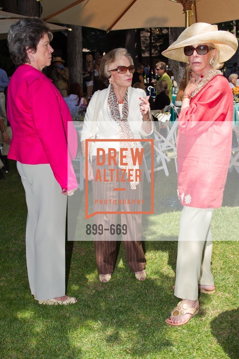 Bev Atherton, Peggy Crayton, Marjorie Miller, League to Save Lake Tahoe Presents Oscar de la Renta 2010 Fashion Show, Incline Village, December 22nd, 2015, Photo #899-669 Bev Atherton, Peggy Crayton, Marjorie Miller, Photo #899-669