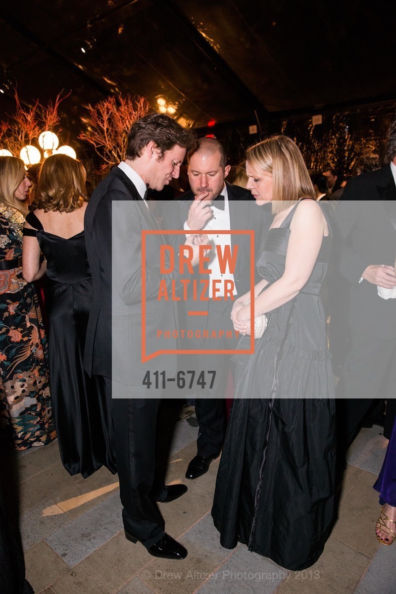 Trevor Traina, Jonathan Ive, Heather Pegg, Photo #411-6747