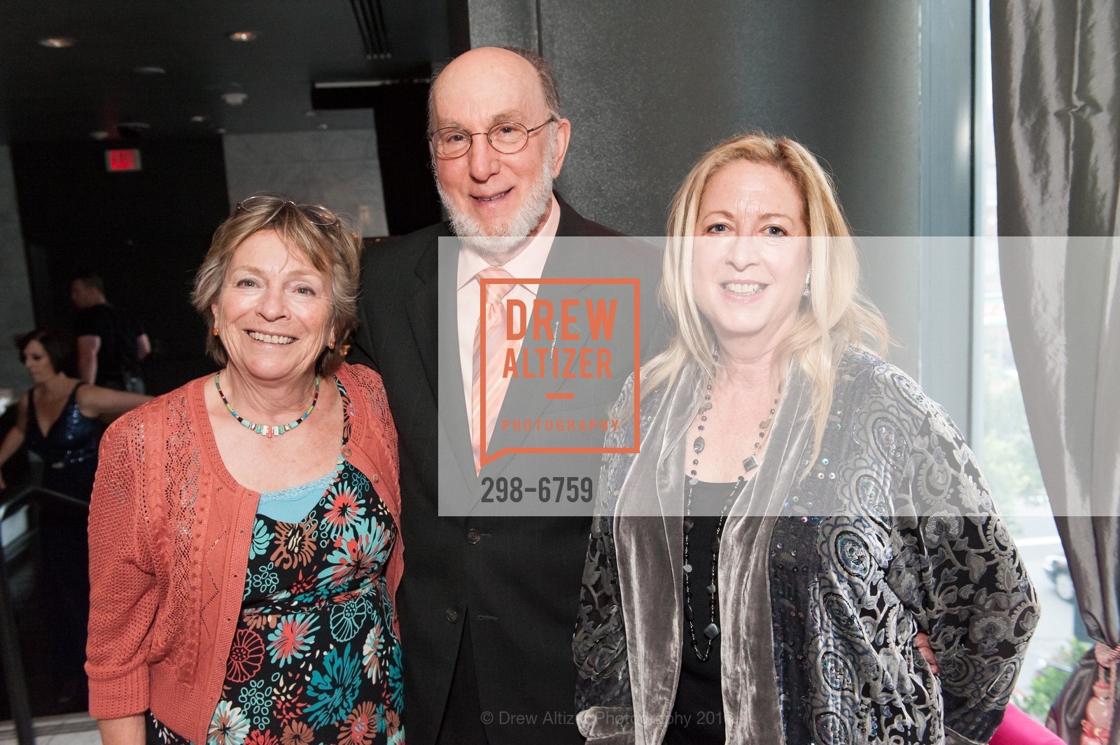 Pat Skala, Corey Weinstein, Polly Knox, Michael Feinstein at Feinstein's at the Nikko, US, April 29th, 2013, Photo #298-6759 Pat Skala, Corey Weinstein, Polly Knox, Photo #298-6759