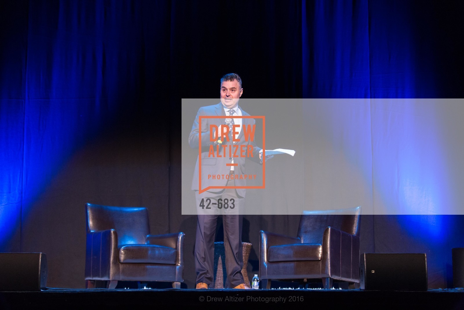 IN CONVERSATION WITH SEAN HAYES, SHN Orpheum Theatre, January 12th, 2016, Photo #42-683 Photo #42-683