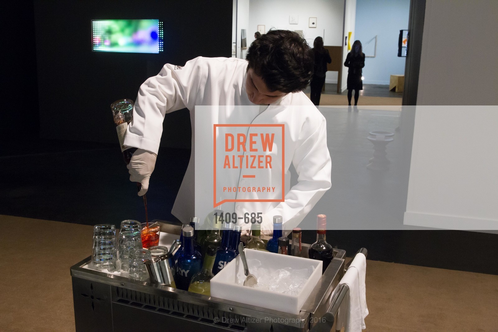 Atmosphere, FOG Design+Art Preview Gala, Fort Mason Center Festival Pavilion, January 13th, 2016, Photo #1409-685 Atmosphere, Photo #1409-685