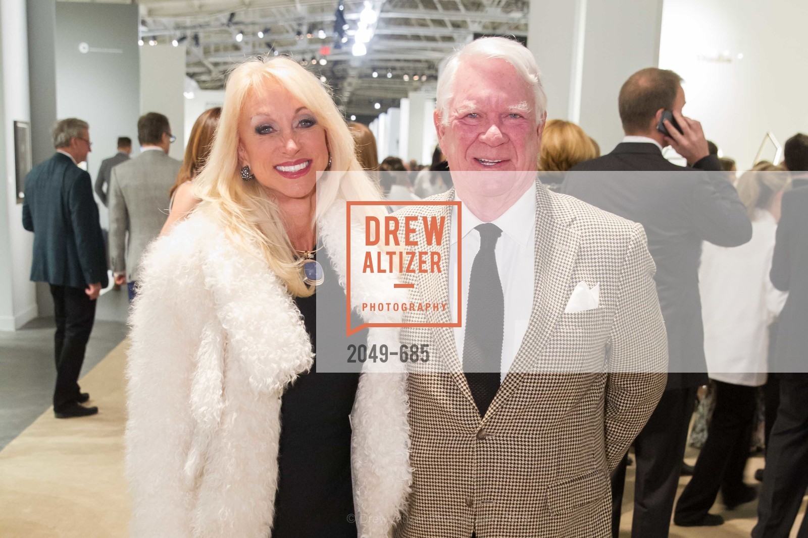 Daru Kawalkowski, Alton Irby, FOG Design+Art Preview Gala, Fort Mason Center Festival Pavilion, January 13th, 2016, Photo #2049-685 Daru Kawalkowski, Alton Irby, Photo #2049-685