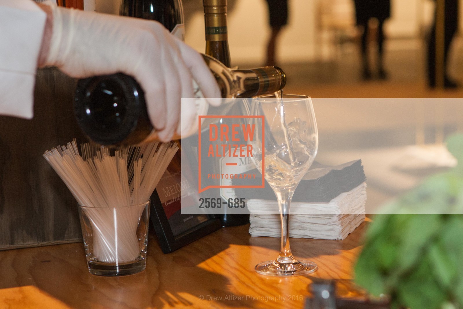 Atmosphere, FOG Design+Art Preview Gala, Fort Mason Center Festival Pavilion, January 13th, 2016, Photo #2569-685 Atmosphere, Photo #2569-685