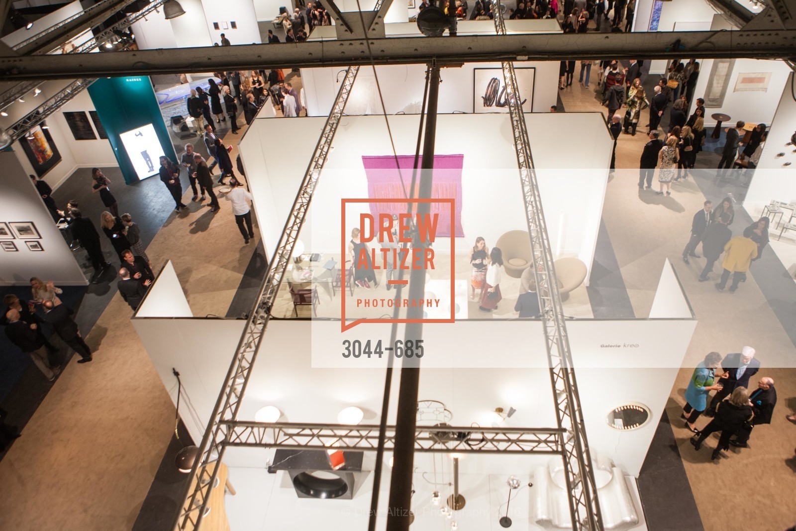 Atmosphere, FOG Design+Art Preview Gala, Fort Mason Center Festival Pavilion, January 13th, 2016, Photo #3044-685 Atmosphere, Photo #3044-685