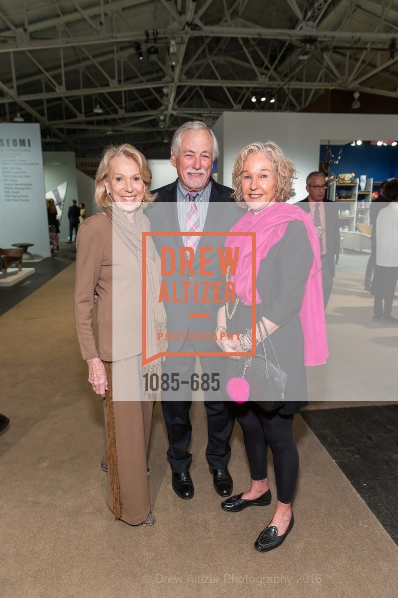 Charlotte Shultz, Mark Buell, Susie Tompkins Buell, FOG Design+Art Preview Gala, Fort Mason Center Festival Pavilion, January 13th, 2016, Photo #1085-685 Charlotte Shultz, Mark Buell, Susie Tompkins Buell, Photo #1085-685