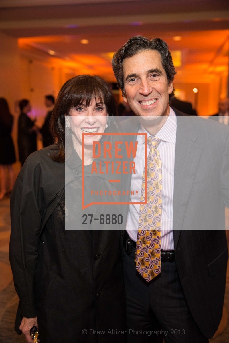 Jill Barnett, Andrew Barnett, SFMoMA 2013 Bay Area Treasure Honoring GEORGE LUCAS, US, October 24th, 2013, Photo #27-6880 Jill Barnett, Andrew Barnett, Photo #27-6880