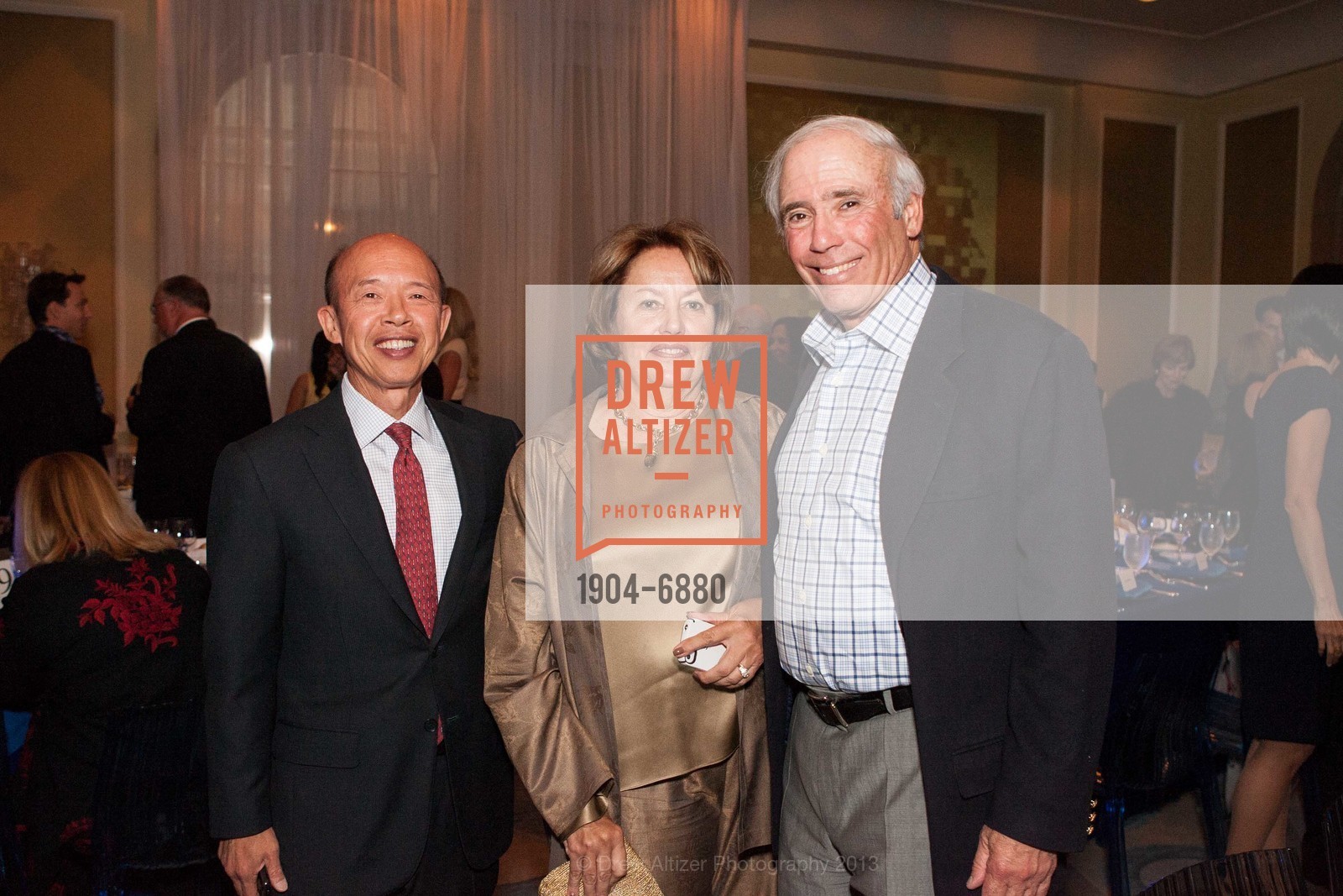 Dennis Wong, Linda Gruber, Jon Gruber, SFMoMA 2013 Bay Area Treasure Honoring GEORGE LUCAS, US, October 24th, 2013, Photo #1904-6880 Dennis Wong, Linda Gruber, Jon Gruber, Photo #1904-6880