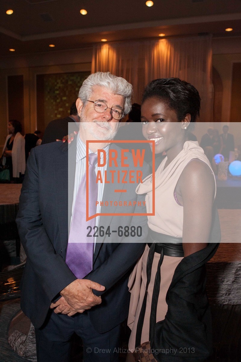 George Lucas, Debbie Kemunto, SFMoMA 2013 Bay Area Treasure Honoring GEORGE LUCAS, US, October 24th, 2013, Photo #2264-6880 George Lucas, Debbie Kemunto, Photo #2264-6880