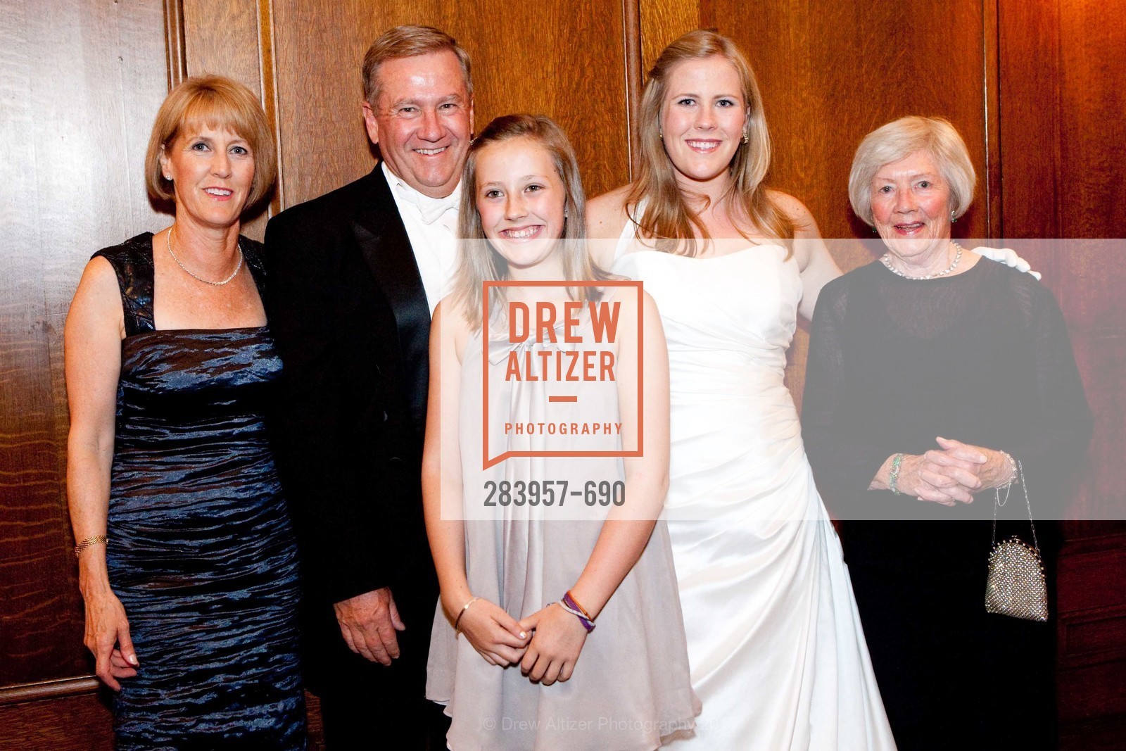 Susan Gillfillan, Mike Gillfillan, Megan Gillfillian, Kelly Gillfillan, Pat Gillfillan, 2009 Debutante Ball, Unknown, July 4th, 2008,Drew Altizer, Drew Altizer Photography, full-service agency, private events, San Francisco photographer, photographer california